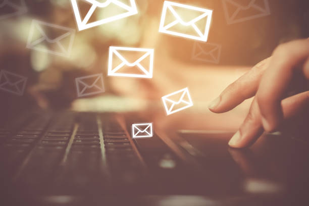 Woman Hand Using Smartphone To Send And Recieve Email. La Fourmilière