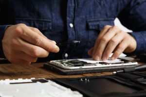 Repair-8340222_1280 La Fourmilière